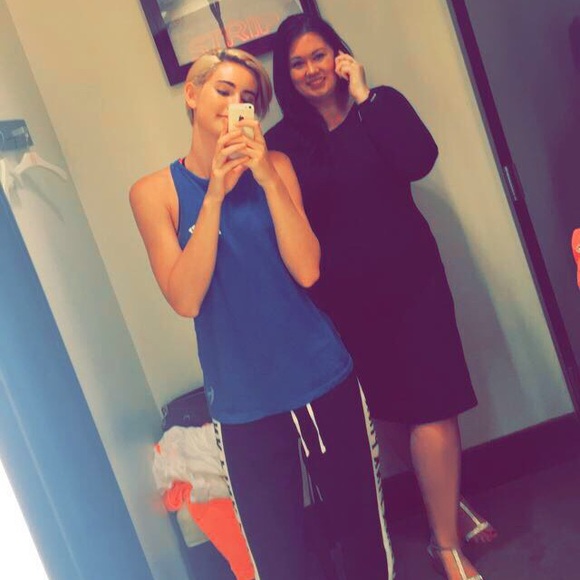 Meet your Posher, Tara - Picture 2 of 4